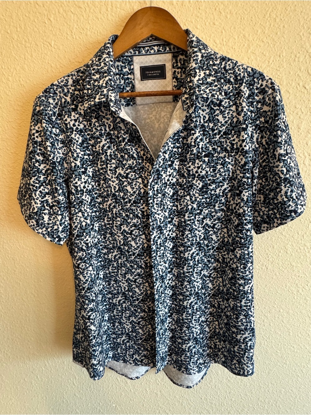 7 Diamonds Navy and White Short-Sleeve Printed Button-Down Shirt